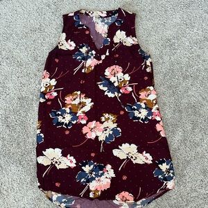 Maroon floral sleeveless shift dress. Vneck with tie strings. Medium.